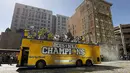 Parade kemenangan tim basket Golden State Warriors di kota Oakland, California. (Cary Edmondson-USA TODAY Sports)