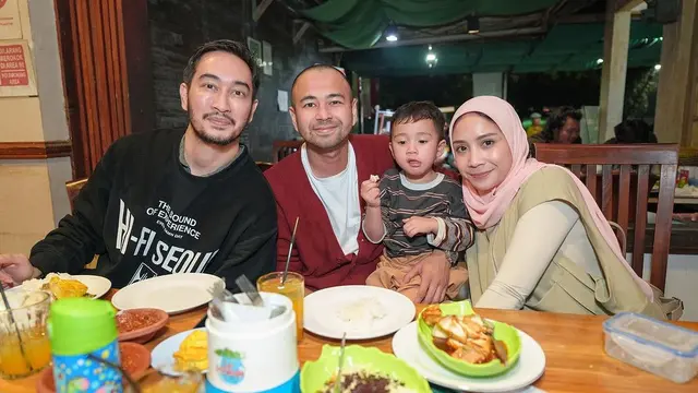 6 Potret Gaya Hijab Nagita Slavina Usai Berhaji yang Disorot,