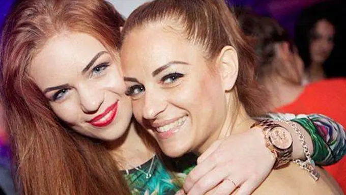 Jazz (kiri) dan sang ibu Georgie (kanan). | Foto: copyright dailymail.co.uk