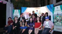 Para pemain ‘eks’ Extravaganza, Tora Sudiro, Aming, Ronal, Indra Birowo, Tike, Roni Dozer, Virnie, Sogi, Mieke, dan beberapa nama lain yang rindu akan kebersamaan mereka seperti dulu lagi akhirnya dapat reuni melalui film ini. (Nurwahyunan/Bintang.com)