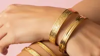 10 Model Gelang Emas Motif Ukiran Klasik Modern Terbaik 2025
