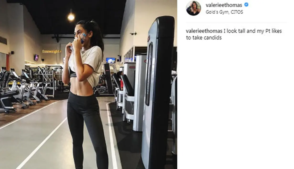 Selain punya bibir yang seksi, Valerie Thomas juga dianugerahi dengan perut yang langsing dan seksi. (instagram.com/valerieethomas)