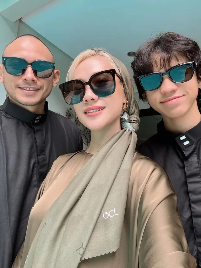 Outfit Lebaran Keluarga BCL (Instagram/@itsmebcl)