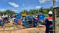 PT Elnusa Tbk (ELNUSA), melalui anak usahanya, PT Elnusa Petrofin (EPN), pada segmen penjualan barang dan jasa distribusi dan logistik energi, melaksanakan injeksi Simple Surfactant Flooding (SSF) tahap pertama di Sumur BL-330, Lapangan Balam di Wilayah Kerja (WK) atau Blok Rokan. Dok Elnusa