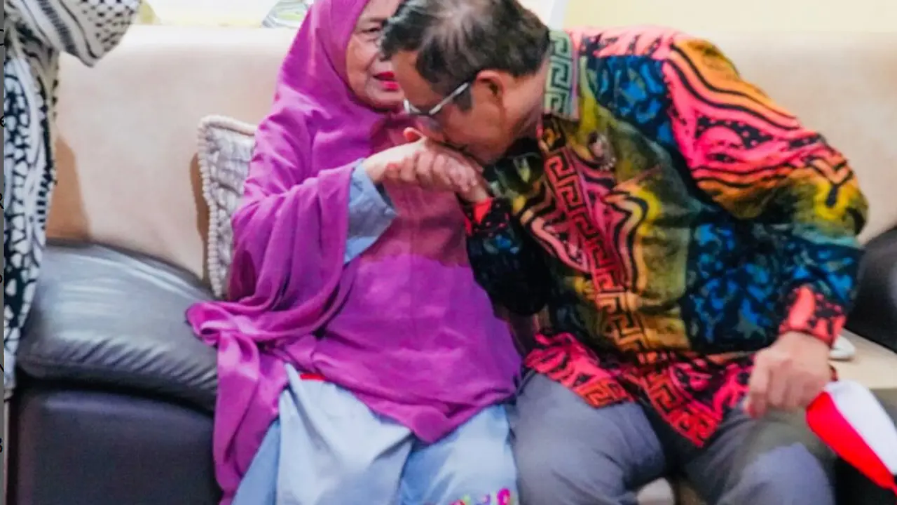 Ibunda Mahfud Md, Siti Khadijah, meninggal dunia pada Jumat, (17/1/2025) pagi.