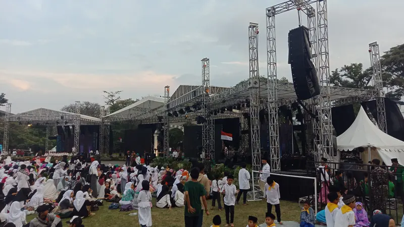 Acara puncak peringatan Hari Santri bertajuk Santriversary, di Lapangan Gasibu, Kota Bandung, Minggu (21/10/2018). (Liputan6.com/Huyogo Simbolon)