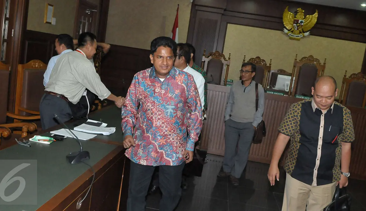 Ramapanicker Rajamohanan Nair usai sidang vonis di Pengadilan Tipikor, Jakarta, Senin (17/4). Majelis Hakim Pengadilan Tipikor Jakarta menjatuhkan vonis 3 tahun penjara dan denda Rp200 juta subsidier 5 bulan kurungan. (Liputan6.com/Helmi Afandi)