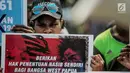 Massa Front Rakyat Indonesia untuk West Papua (FRI-West Papua) menggelar unjuk rasa di depan Kedutaan Besar Amerika Serikat, Jakarta, Kamis (15/8/2019). Massa mengecam Amerika Serikat dan memintanya bertanggung jawab atas penjajahan yang dilakukan di West Papua. (Liputan6.com/Faizal Fanani)