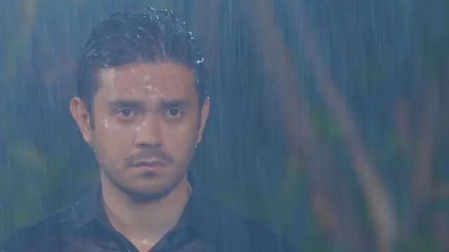 Sinetron Naik Ranjang ditayangkan SCTV setiap hari pukul 20.00 WIB.