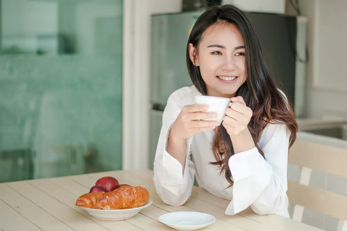 perempuan dan 12 mei sarapan