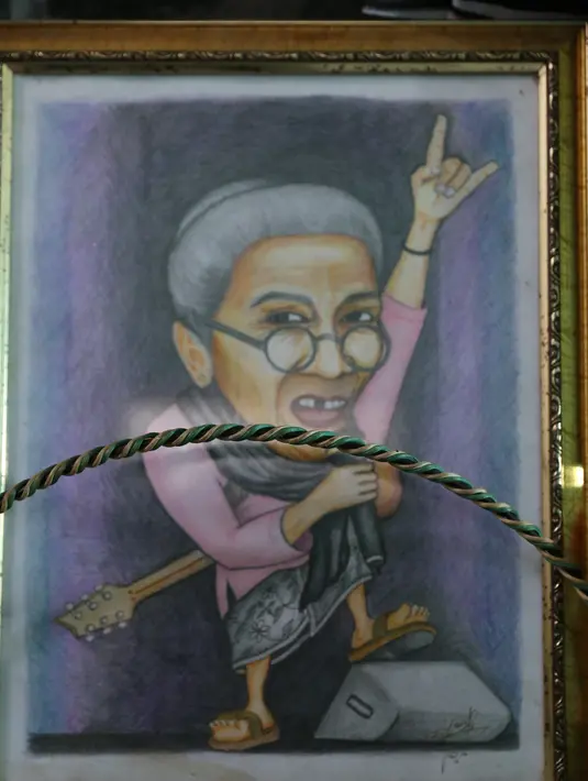 Sejumlah tetangga hingga adik ipar Laila Sari, Darsih menuturkan kehidupan Laila Sari amat memprihatinkan. Bahkan, akibat sepinya job, Laila Sari sering kelaparan. (Adrian Putra/Bintang.com)