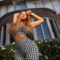 Beyonce dalam balutan koleksi terbaru Ivy Park x Adidas. (Tangkapan Layar Instagram @adidas)