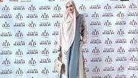 6 Model Gamis Simpel Inara Rusli, Anggun dan Modis untuk Tampilan Kekinian