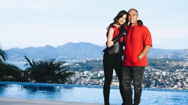 [Bintang] 8 Tahun Menikah, Ini 8 Foto Kebersamaan Nia Ramadhani dan Ardi Bakrie