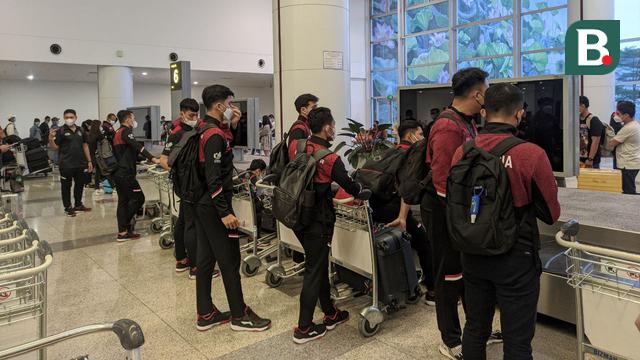 Sejumlah cabor dari Kontingen Indonesia telah tiba di Hanoi, Vietnam. (Bola.com/Muhammad Adiyaksa).