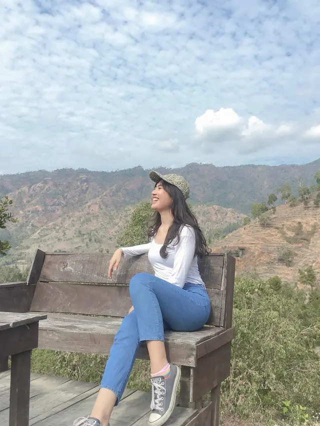 Gaya Liburan Yasmin Oktavia, Miss Marine Tourism Indonesia 2019 yang Modis