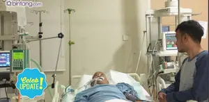 Anak Ruben Onsu, Thalia Putri Onsu memandangi kakeknya dari balik jendela dan berikan ciuman untuk kakeknya.