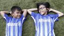 Sejumlah anak-anak dari suporter PSM Makassar bersiap menjadi pendamping saat laga Piala AFC melawan Home United di Stadion Pakansari, Bogor, Selasa (30/4). Kesempatan ini diberikan oleh Allianz sebagai salah satu sponsor. (Bola.com/Yoppy Renato)