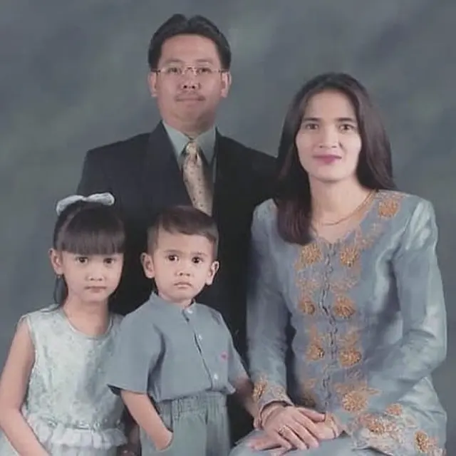 Genap Berusia 21 Tahun, Ini 6 Potret Masa Kecil Iqbaal Ramadhan yang Menggemaskan