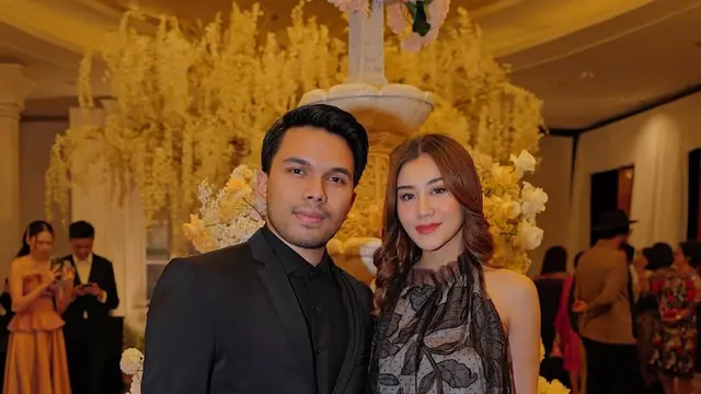 Potret Atta-Aurel dan Thariq-Aaliyah di pernikahan Vincent-Vior