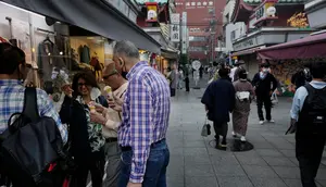 Biaya Izin Tinggal Permanen di Jepang Melonjak 20 Kali Lipat