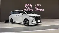 All New Toyota Alphard HEV Meluncur di GIIAS 2023. (Liputan6.com/Raden Trimutia Hatta)