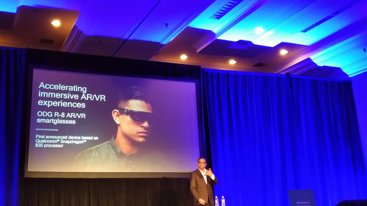 SVP and Lead for IoT Qualcomm Inc, Raj Talluri saat memaparkan Internet of Things di Konferensi Pers Snapdragon 835 di Las Vegas, Selasa (3/1/2017). (Liputan6.com/Corry Anestia)