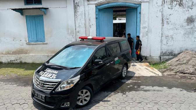 Jenazah PB XIII Tiba di Keraton Surakarta, Disambut Kerabat dan Abdi Dalem