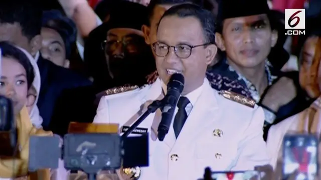 Dalam pidato pertamanya sebagai Gubernur DKI Jakarta, Anies mengangkat isu warga pribumi. Hal ini langsung direspon warga di media sosial.