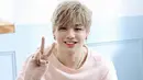 "Sudah 8 bulan sejak kami debut. Sulit rasanya menggambarkan ikatan di antara kita selama lebih dari setahun ini, terima kasih sudah mendukung dan menyukai album kami," ujar Kang Daniel. (Foto: Soompi.com)