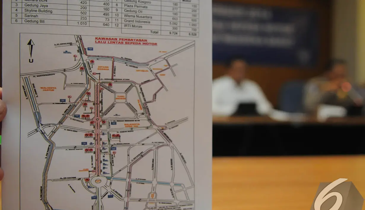 Peta larangan sepeda motor melintas di beberapa kawasan di Jakarta, Selasa (2/12/2014). (Liputan6.com/Herman Zakharia)