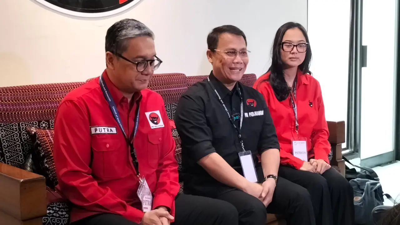 Ketua DPP PDI Perjuangan (PDIP) Ahmad Basarah mengungkapkan kekecewaannya pascaputusan Mahkamah Konstitusi (MK) soal syarat calon presiden dan wakil presiden yang menjadi polemik di tengah masyarakat.