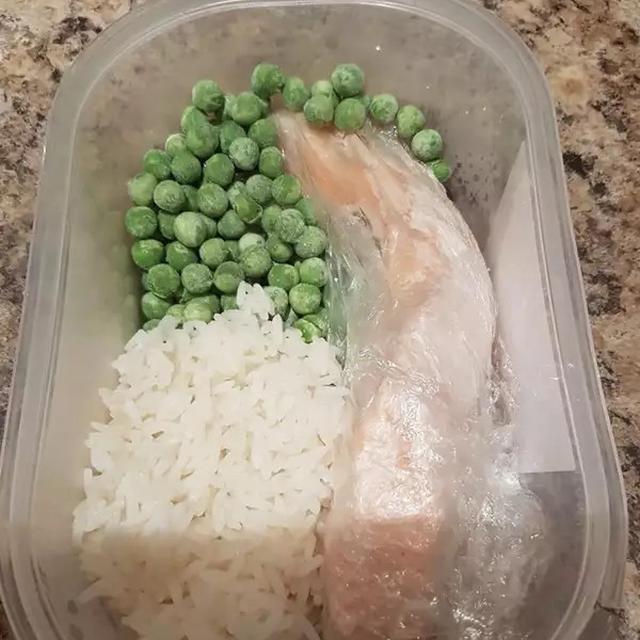 6 Potret Isi Bekal Nyeleneh Ini Bikin Senyum Tipis, Selera Makan Jadi Hilang