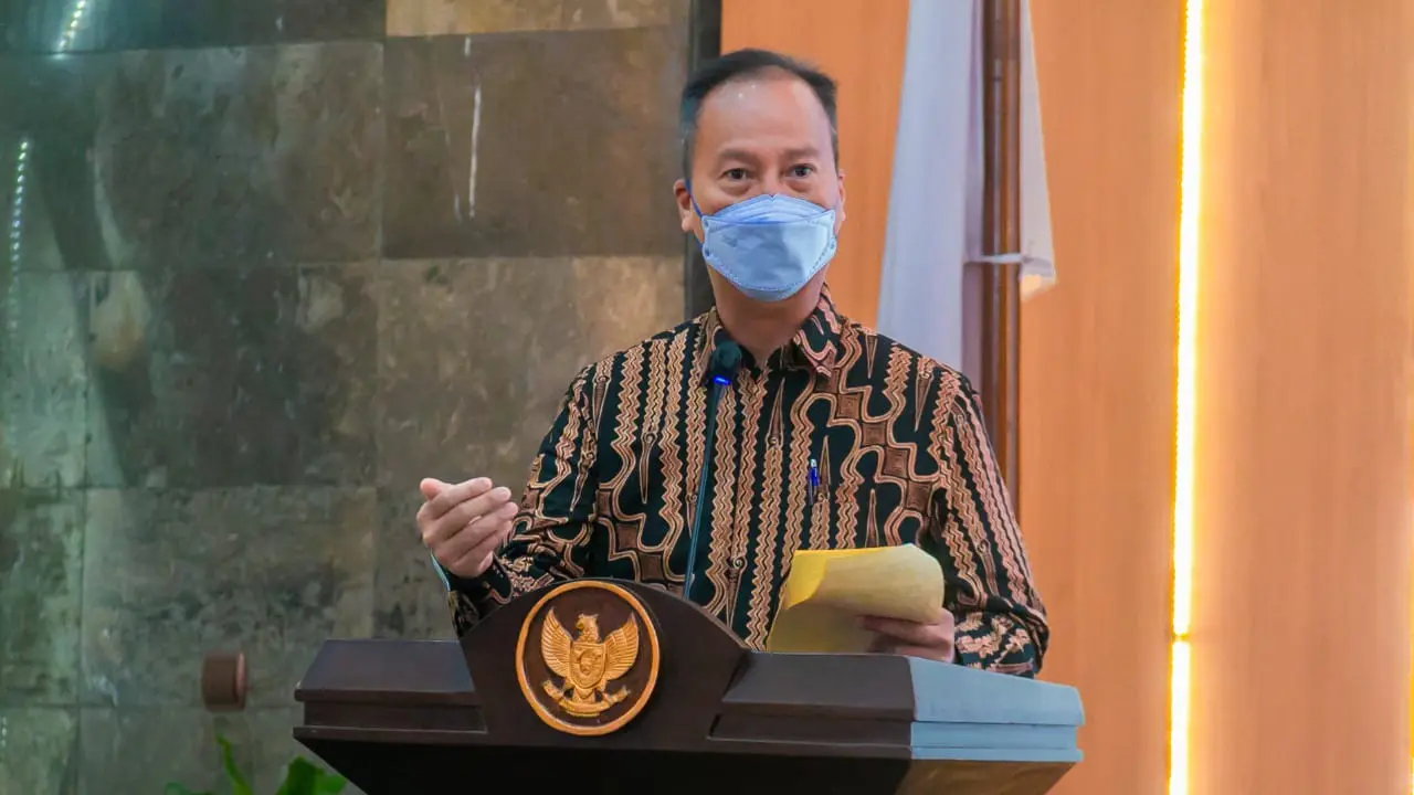 Menteri Perindustrian Agus Gumiwang Kartasasmita