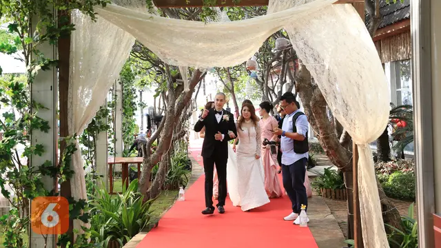 [Bintang] Okan Cornelius dan May Lee