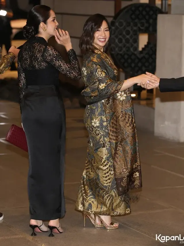 Foto Dress Batik Nikita Willy
