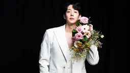 "Aku telah bertemu seseorang yang dengannya aku ingin menghabiskan sisa hidupku, jadi kami memutuskan untuk menikah sebelum musim dingin tiba!" (Foto: Instagram/ /_kim_dongho)