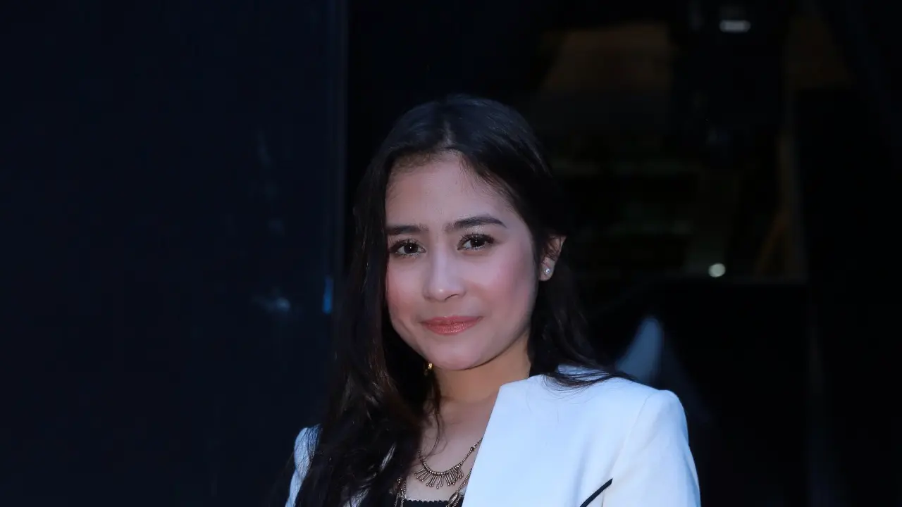 [Bintang] Prilly Latuconsina