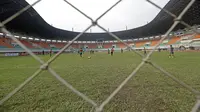 Para Pemain Timnas Indonesia seleksi tahap ke-2 tengah berlatih di Stadion Pakansari, Bogor, Selasa (16/8/2016). (Bola.com/Nicklas Hanoatubun)