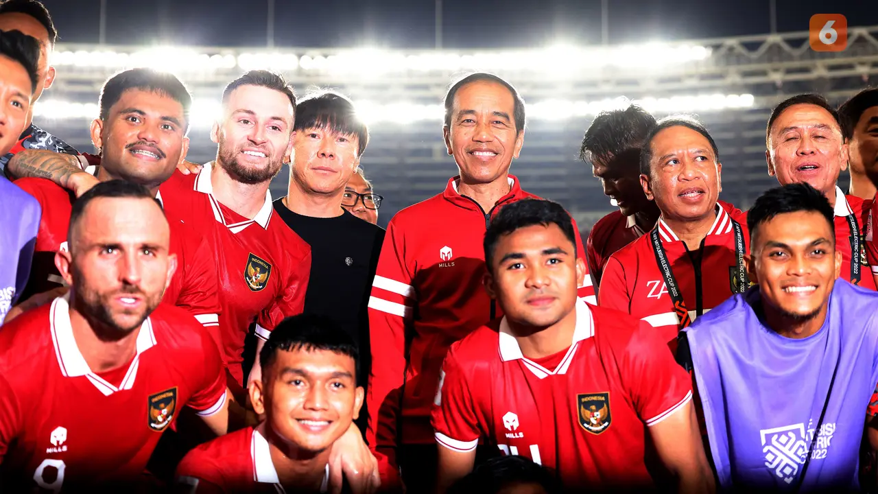 Foto: Antusiasme Presiden Joko Widodo saat Nonton Langsung Timnas Indonesia di Piala AFF 2022