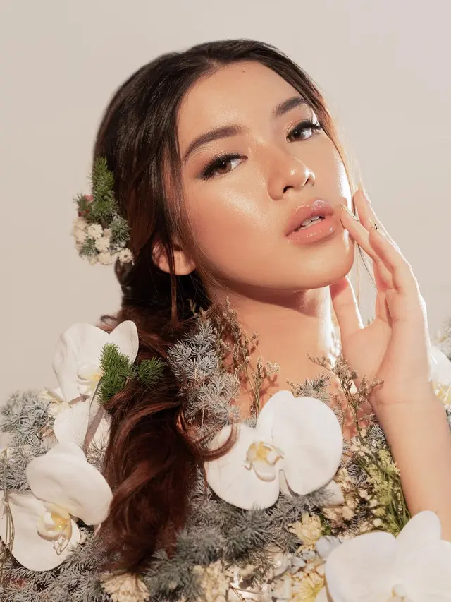 6 Gaya Pemotretan Tiara Andini bersama Lyodra dan Ziva, Curi Perhatian