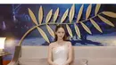 Setelah muncul di red carpet Cannes Film Festival mengenakan dress pink bak dewi yang turun dari kayangan, penampilan YoonA di acara makan malam tak kalah memukau. [Foto: Instagram/yoona__lim]
