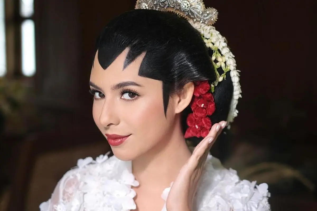 Nadine Kaiser Putri Susi Pudjiastuti saat Menikah. [@rhay_david]