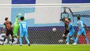 Pemain Chelsea Timo Werner (ketiga kanan) mencetak gol ke gawang Zenit St. Petersburg pada pertandingan sepak bola Grup H Liga Champions di Gazprom Arena, St.Petersburg, Rusia, 8 Desember 2021. Pertandingan berakhir dengan skor 3-3. (AP Photo/Dmitry Lovetsky)