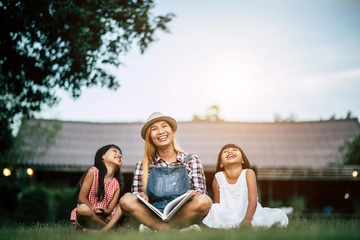 6 Tips Seru Menghabiskan Waktu Bersama Anak Saat Liburan di Rumah dengan Berkebun