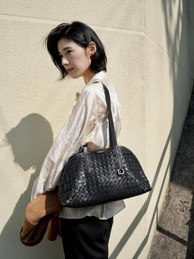 Jung Eunchae, Elegan dengan Dimensi Wajah