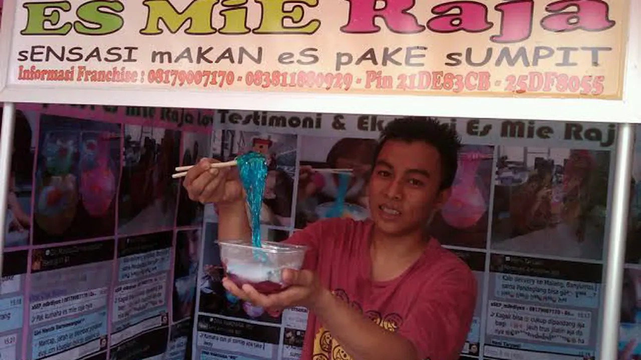 Kuliner Unik Ramadan Es Mie Raja Bogor, Santap Es Dengan Sumpit