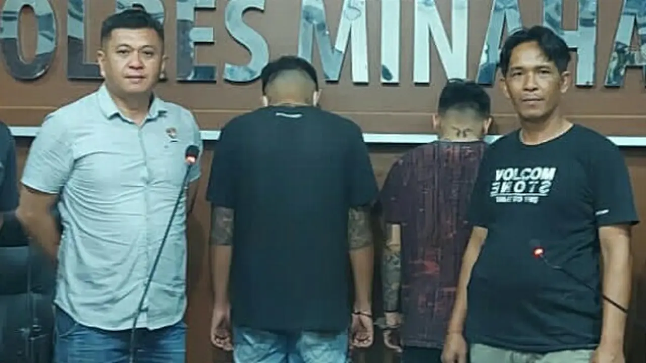 Dua tersangka pnegedar obat keras yang diamankan aparat Polres Minahasa.