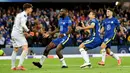 Kiper Chelsea, Kepa Arrizabalaga, sukses menjadi pahlawan usai membawa The Blues menjuarai Piala Super Eropa 2021 dengan menaklukkan Villarreal lewat babak adu penalti. (Foto: AFP/Paul Ellis)