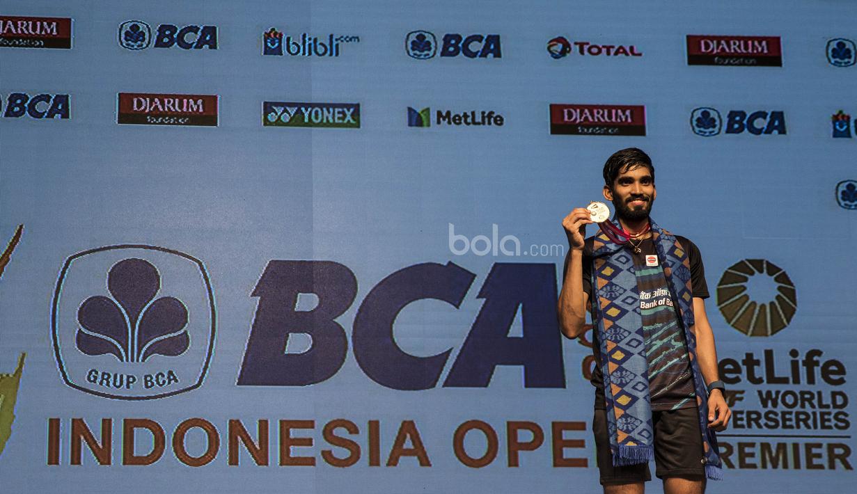 Dengan kemenangan ini, Kidambi Srikanth, menahbiskan diri menjadi tunggal putra pertama India yang menjuarai Indonesia Open. (Bola.com/Vitalis Yogi Trisna)